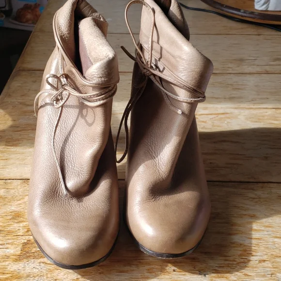 Dolce Vita booties - Picture 5 of 7